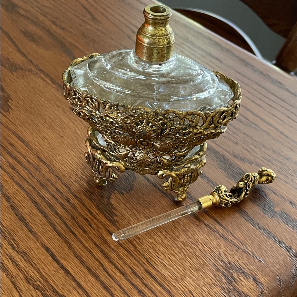 Vintage Globe Gold and Glass Decorative Perfume Bottle - Picture 4 of 5